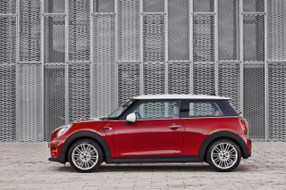 Illustration for article titled The UK's 10 Best-Selling Vehicles In 2015's First Half